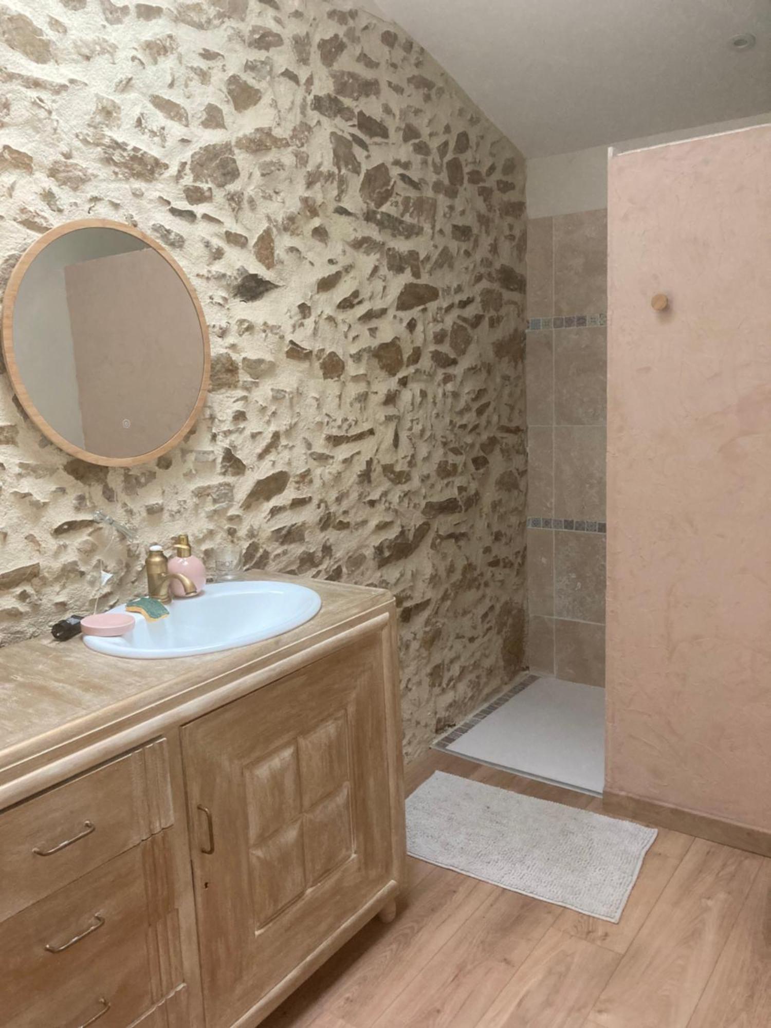 Premier Etage D Une Jolie Maison A La Campagne Montravers Eksteriør billede